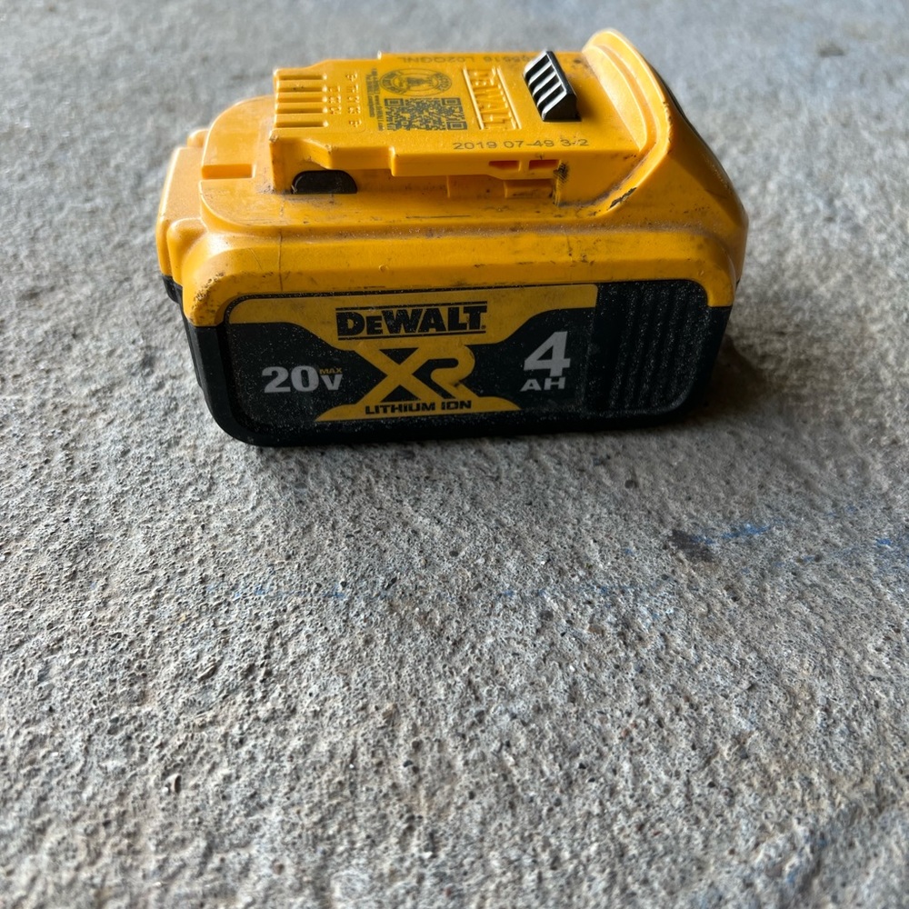 Dewalt XR 4AH